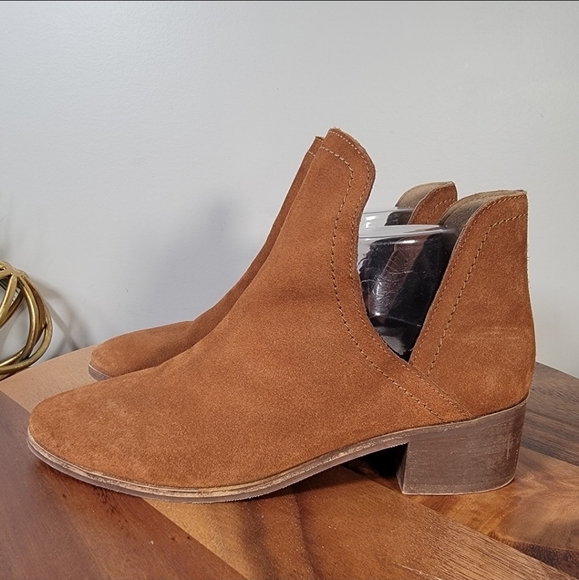 Coconuts By Matisse Pronto Brown Suede Ankle Boots Size 8.5 Slip On Notched Side - Picture 9 of 17